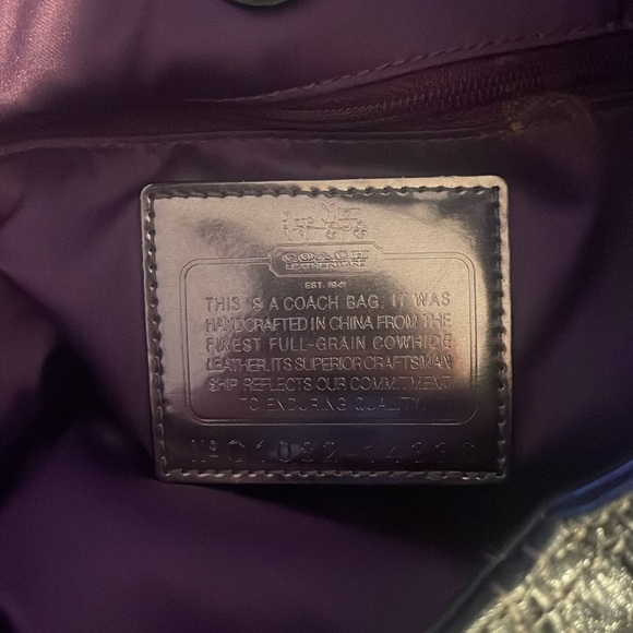 I’m selling authentic coach purse it’s black. - Picture 4 of 8